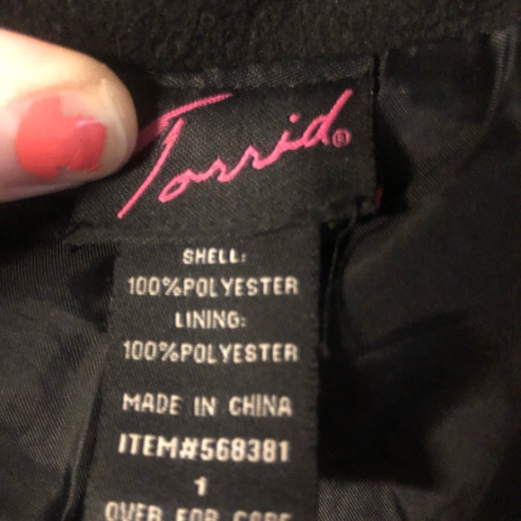 Plus sized Torrid heavy black pea coat - Picture 4 of 4